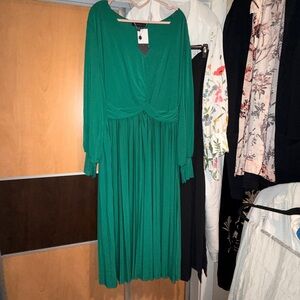 Vibrant Green Pleated Eloquii Dress. Size 18